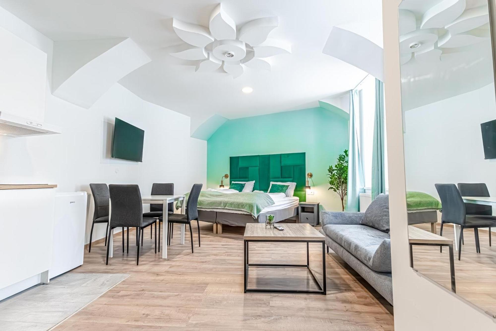 Westbahnhof - Kingbed With Ensuite Washer Vienna