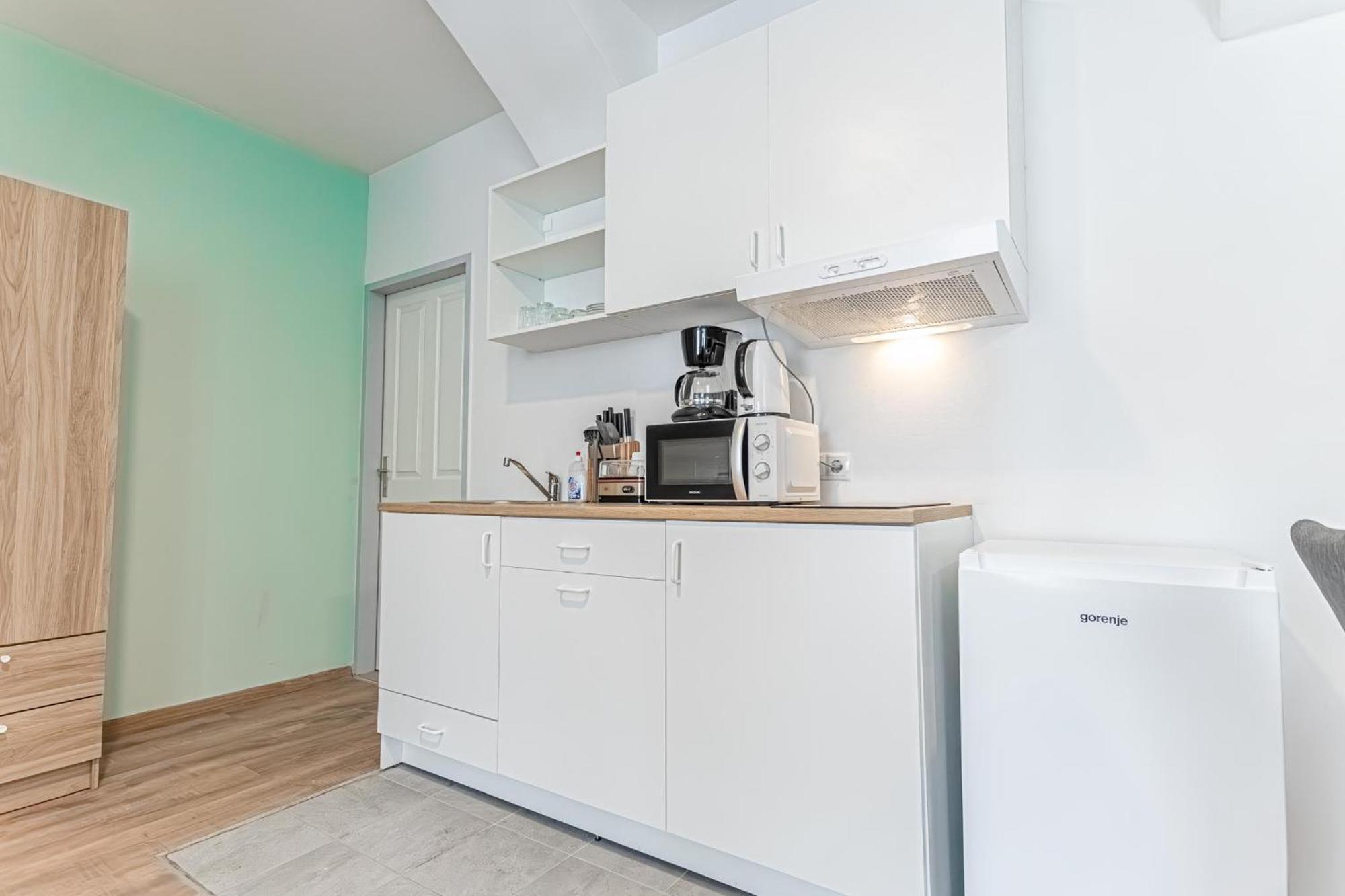 Westbahnhof - Kingbed With Ensuite Washer Apartment Vienna
