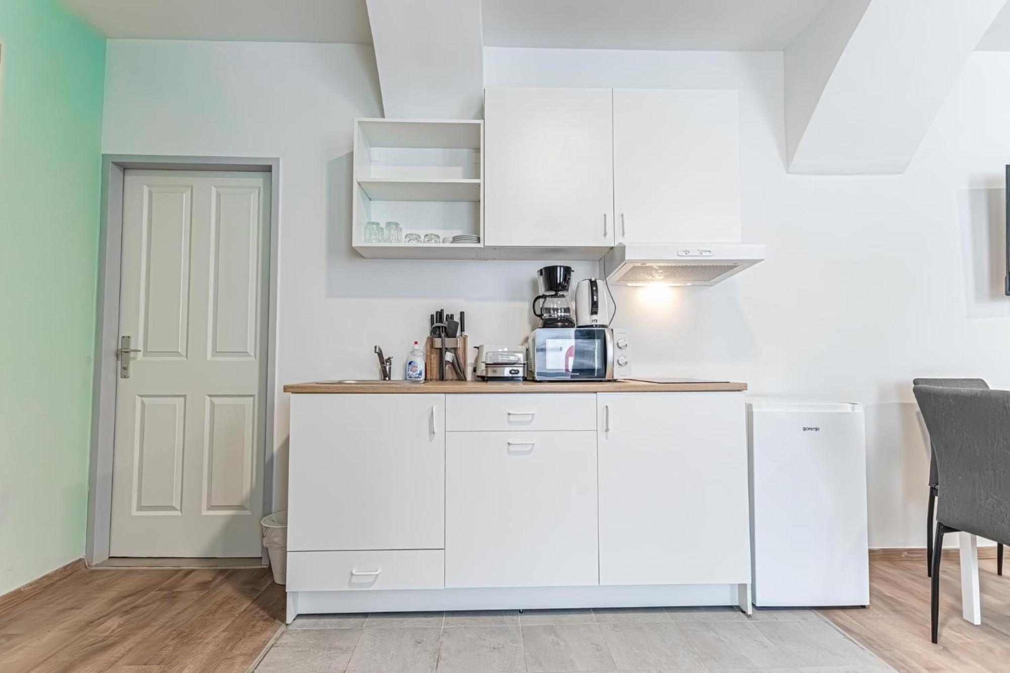 Westbahnhof - Kingbed With Ensuite Washer Apartment *
